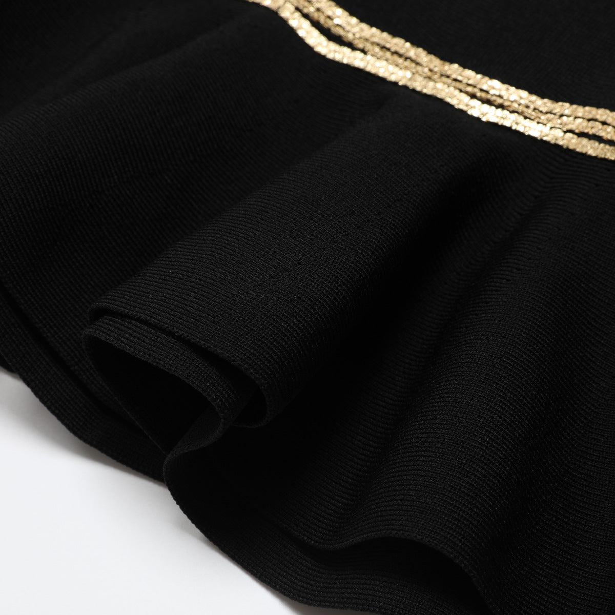 Sleeveless waist cinching dress