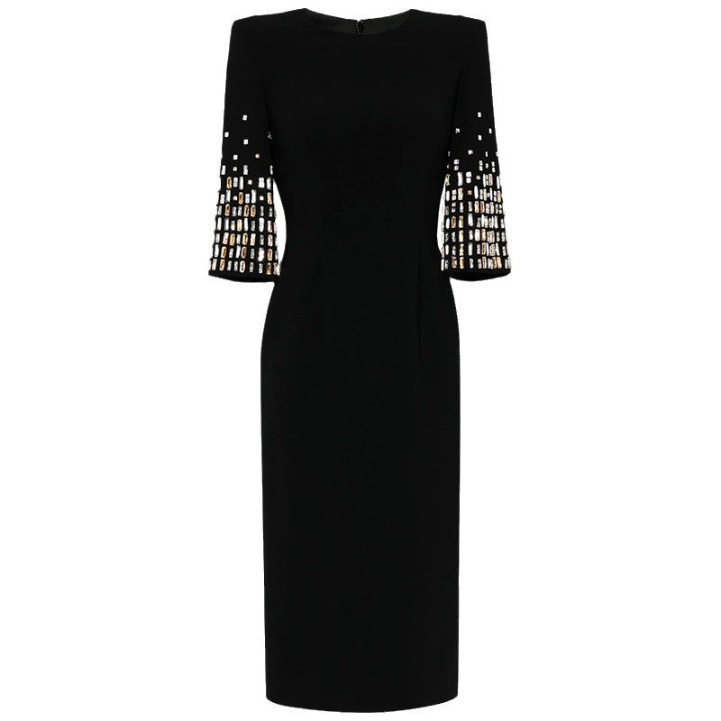 Mid length dress with five quarter sleeves