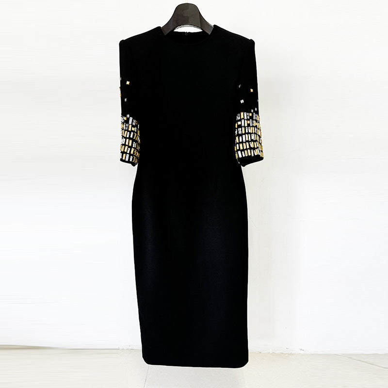 Mid length dress with five quarter sleeves